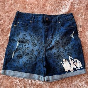 Brand New Haunted Mansion Hitchhiking Ghosts Shorts ✨